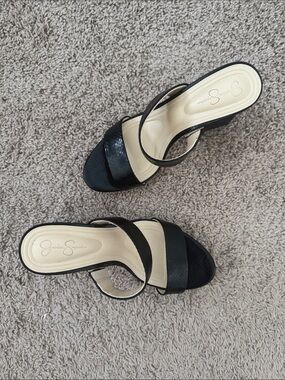 LAST ACT: Jessica Simpson Black Heels Sleek Slip-On Design